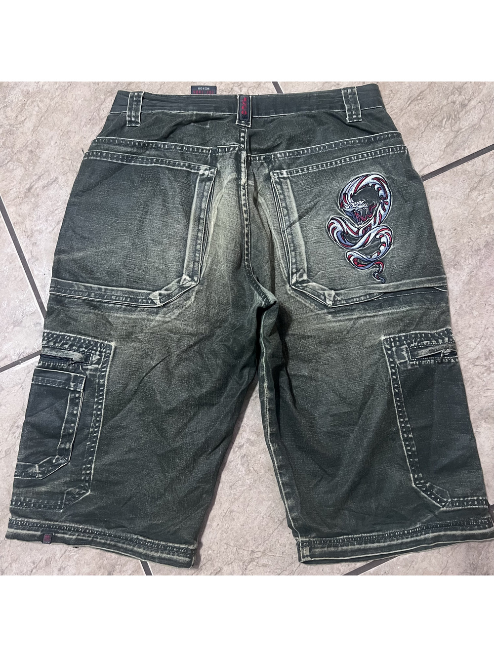 Vintage Y2K JNCO Jeans Snake Patch Baggy Wide Leg Cargo Shorts 30x15 Crazy Fade